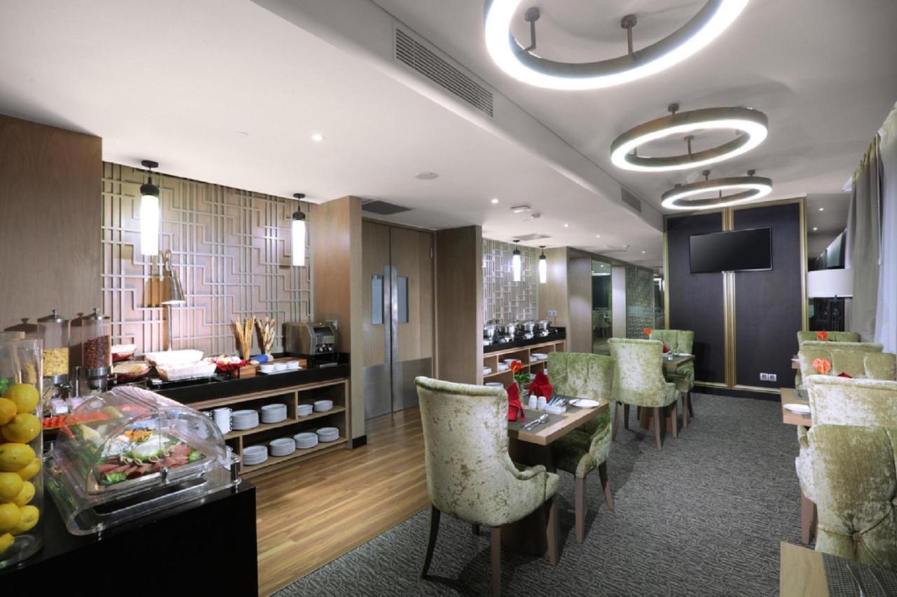 Aston Priority Simatupang Hotel And Conference Center Cakarta Dış mekan fotoğraf